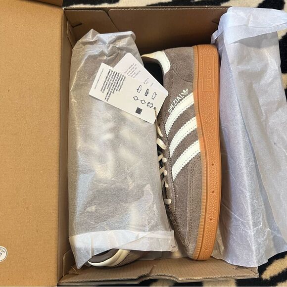 NWT Adidas Handball Spezial Sneakers Earth Strata Off White Gum Sz Women 6.5 - Picture 7 of 15